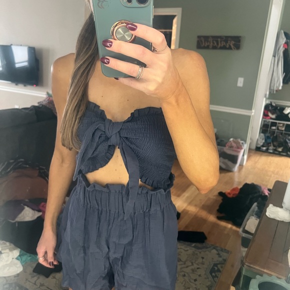 Two piece set - Picture 4 of 4